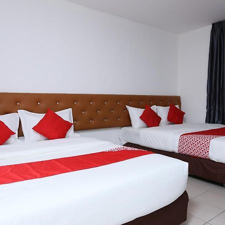 Oyo 89672 Eg Hotel Jj Джохор-Бару Экстерьер фото