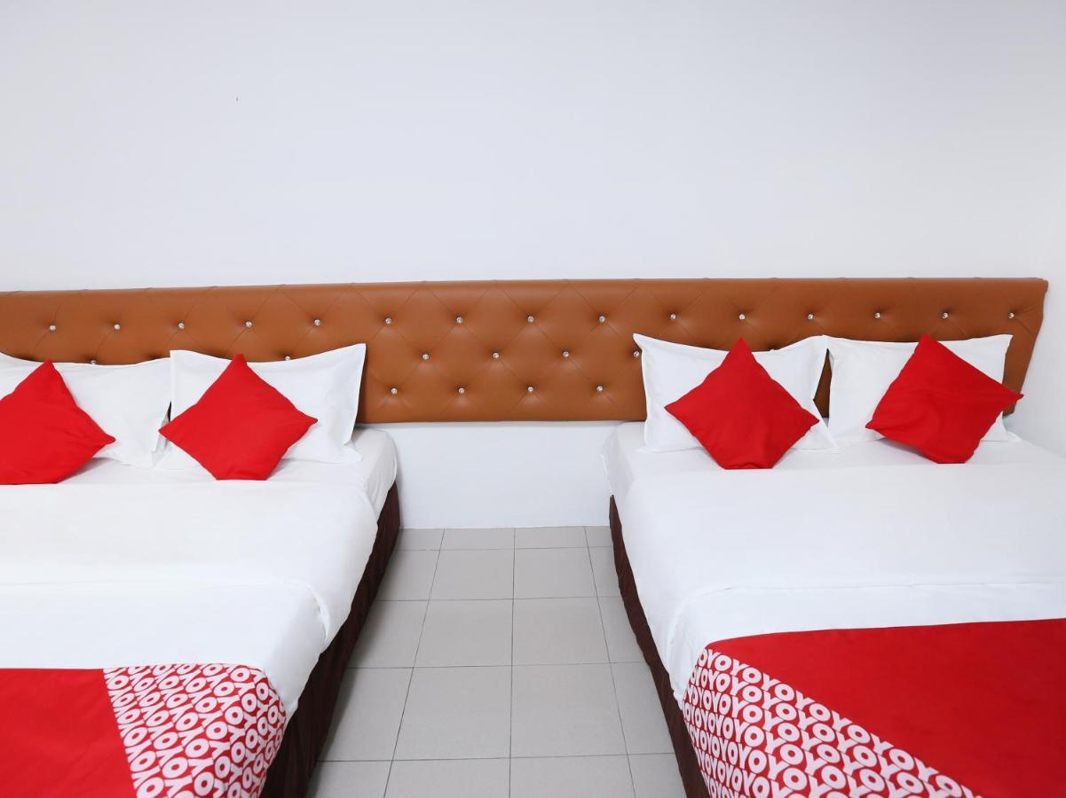 Oyo 89672 Eg Hotel Jj Джохор-Бару Экстерьер фото