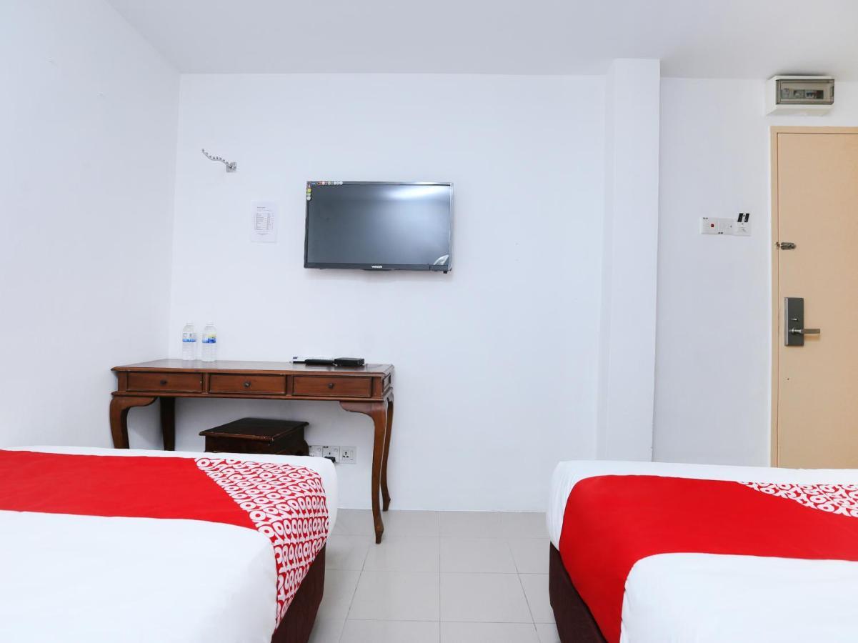 Oyo 89672 Eg Hotel Jj Джохор-Бару Экстерьер фото