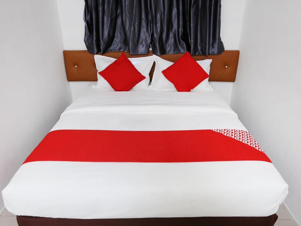 Oyo 89672 Eg Hotel Jj Джохор-Бару Экстерьер фото