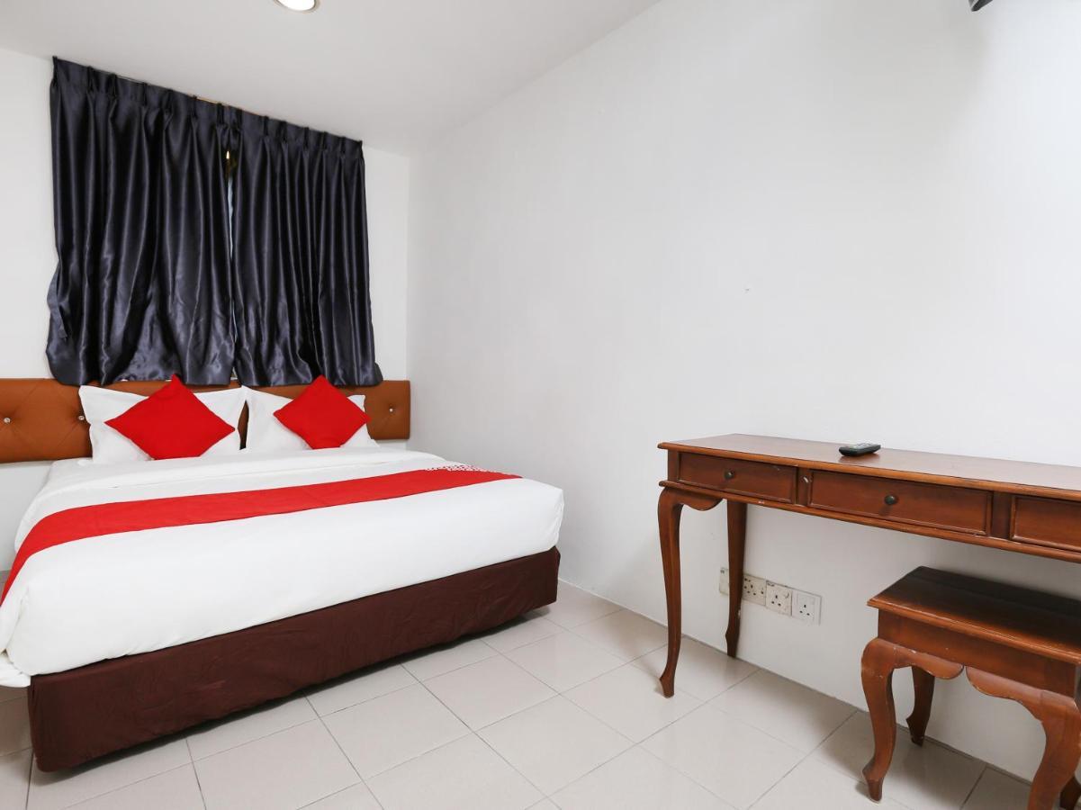 Oyo 89672 Eg Hotel Jj Джохор-Бару Экстерьер фото