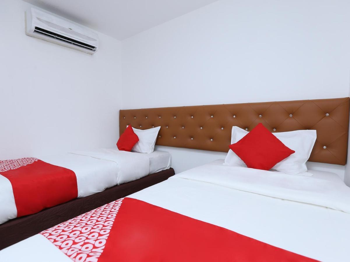 Oyo 89672 Eg Hotel Jj Джохор-Бару Экстерьер фото