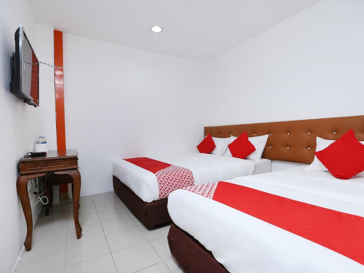 Oyo 89672 Eg Hotel Jj Джохор-Бару Экстерьер фото