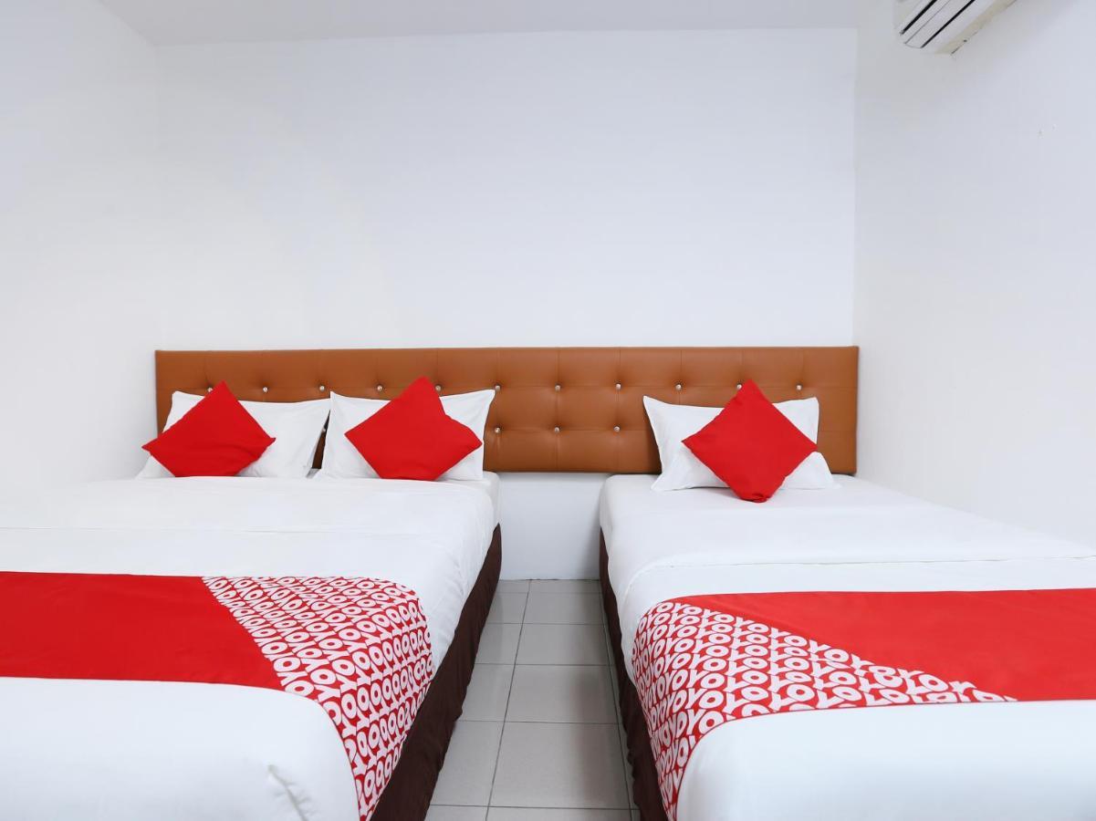 Oyo 89672 Eg Hotel Jj Джохор-Бару Экстерьер фото