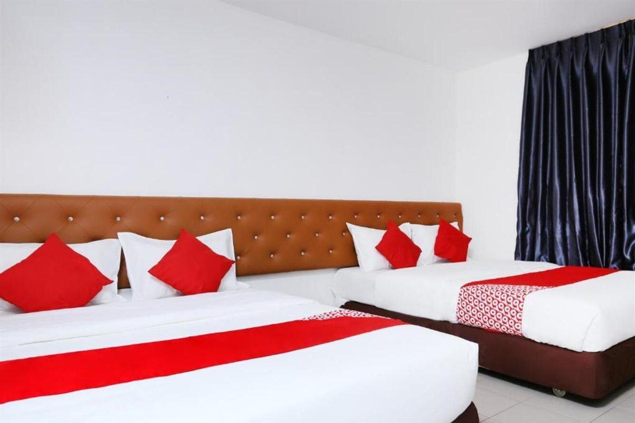 Oyo 89672 Eg Hotel Jj Джохор-Бару Экстерьер фото